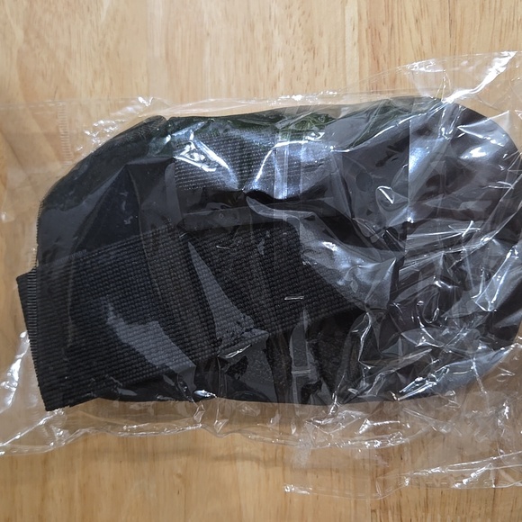 Black Zippered Phone Pouch For Running Vest / Weighted Vest - Picture 2 of 2